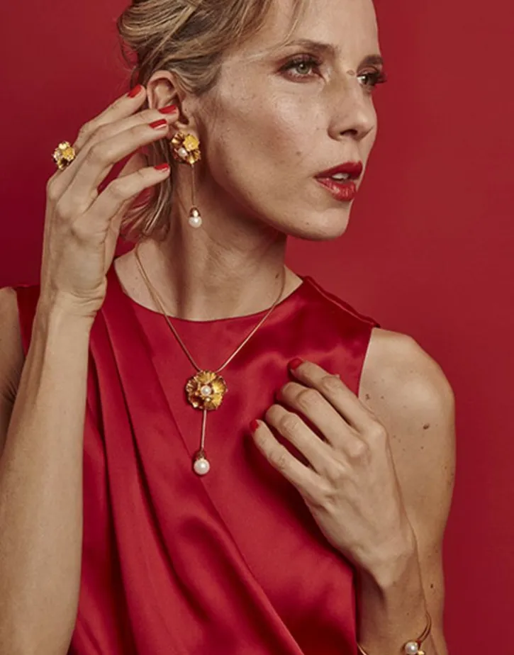 Outlet Majorica Long Clavelina Earrings With Pearls And Omega Clasp