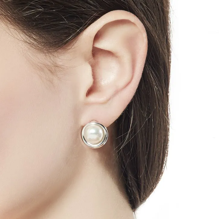 Online Majorica Margot Silver Earrings With An Embedded Round Pearl