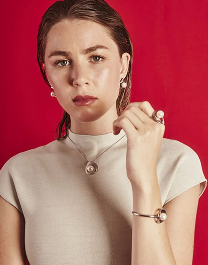 New Majorica Petra Bangle In Steel And White Pearl